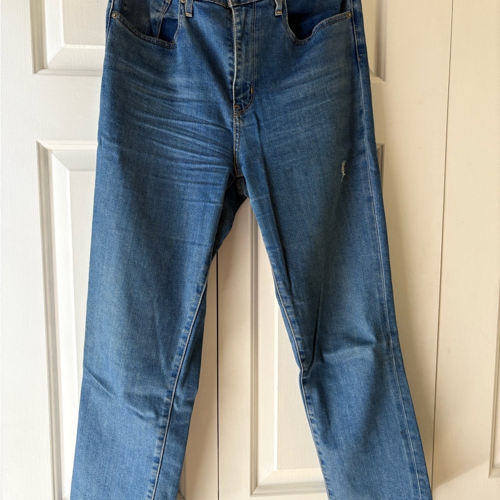 Levi’s classic 724 High-Rise Women’s Jeans